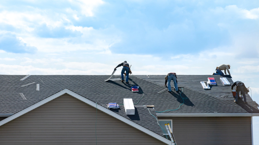 contractors installing asphalt shingle roof tempe az